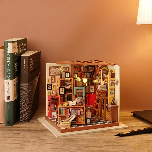 Rolife DIY House; Sam's Study Room