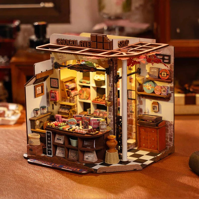 Robotime Henry's Chocolate, DIY Miniature House DG174