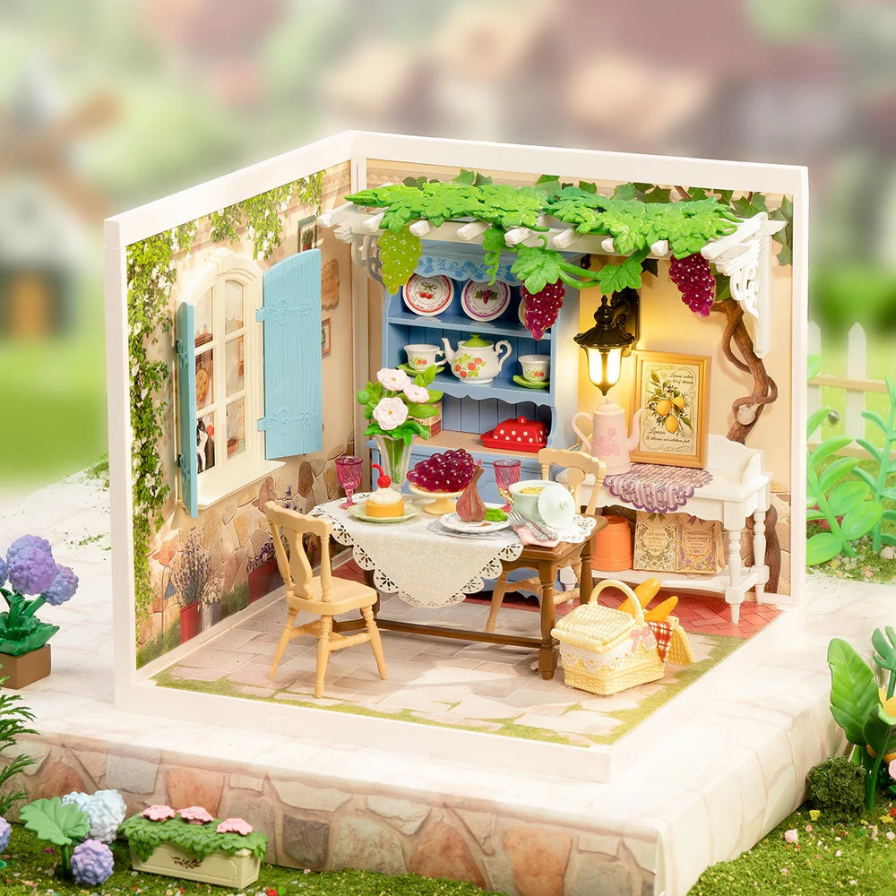 Rolife Midsummer Dream Yard DIY Miniature House - Romantic Garden Courtyard