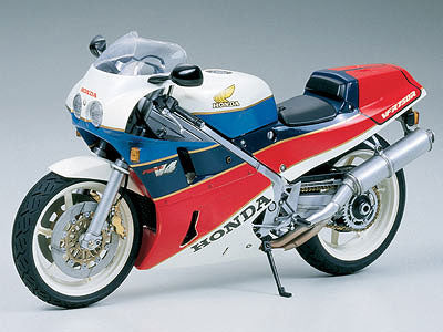 Tamiya Honda VFR750R Plastic Model Kit