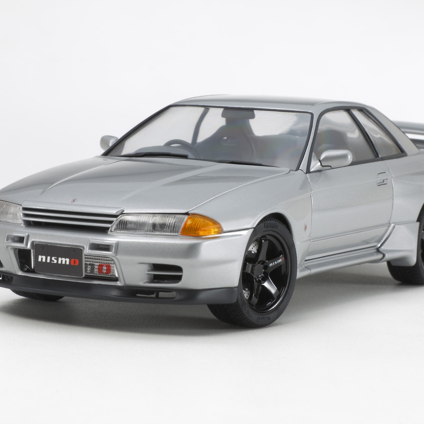 Tamiya 1/24 Nissan Skyline GT-R R32 Nismo Custom Tuned Sports Car Plastic Model Kit