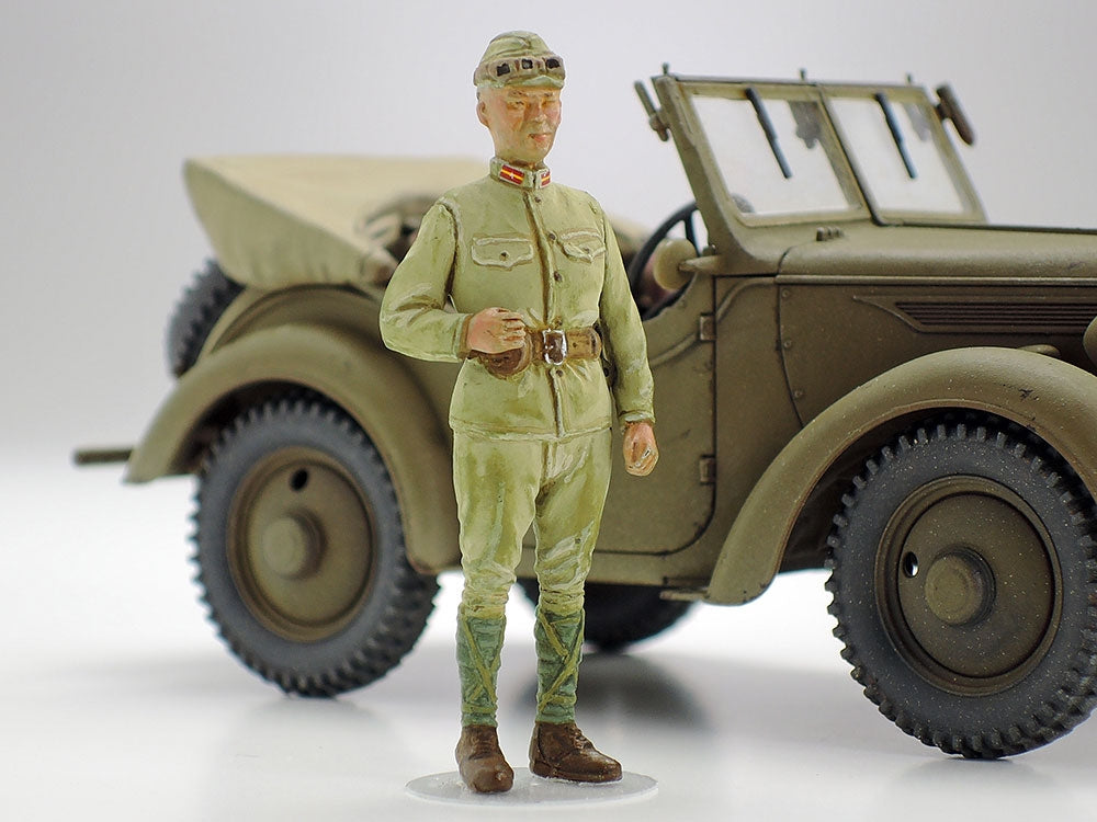 Tamiya 1/48 Kawasaki Ki-61-Id Hien (Tony) & 4x4 Light Vehicle