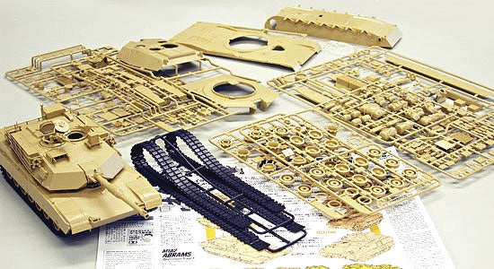 Tamiya 1/35 US M1A2 Abrams Main Battle Tank Plastic Model Kit