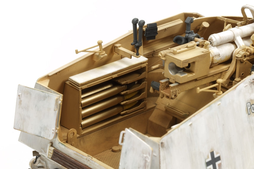 Tamiya 1/35 German Nashorn Heavy Tank Destroyer Plastic Model Kit