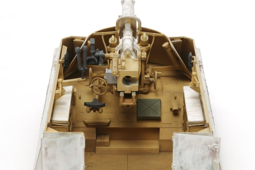 Tamiya 1/35 German Nashorn Heavy Tank Destroyer Plastic Model Kit