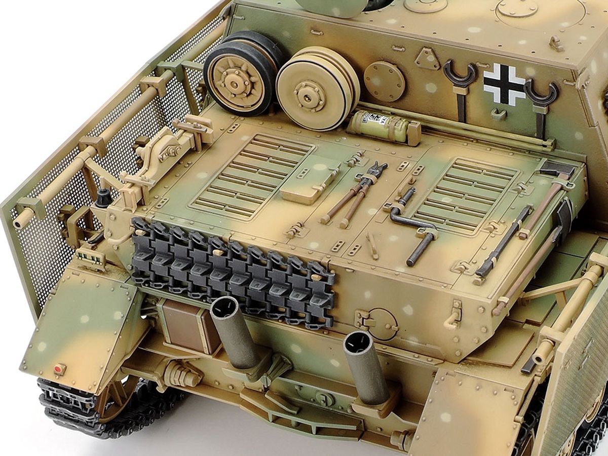 Tamiya 1/35 German Panzer IV/70(A) Tank Destroyer WWII Plastic Model Kit