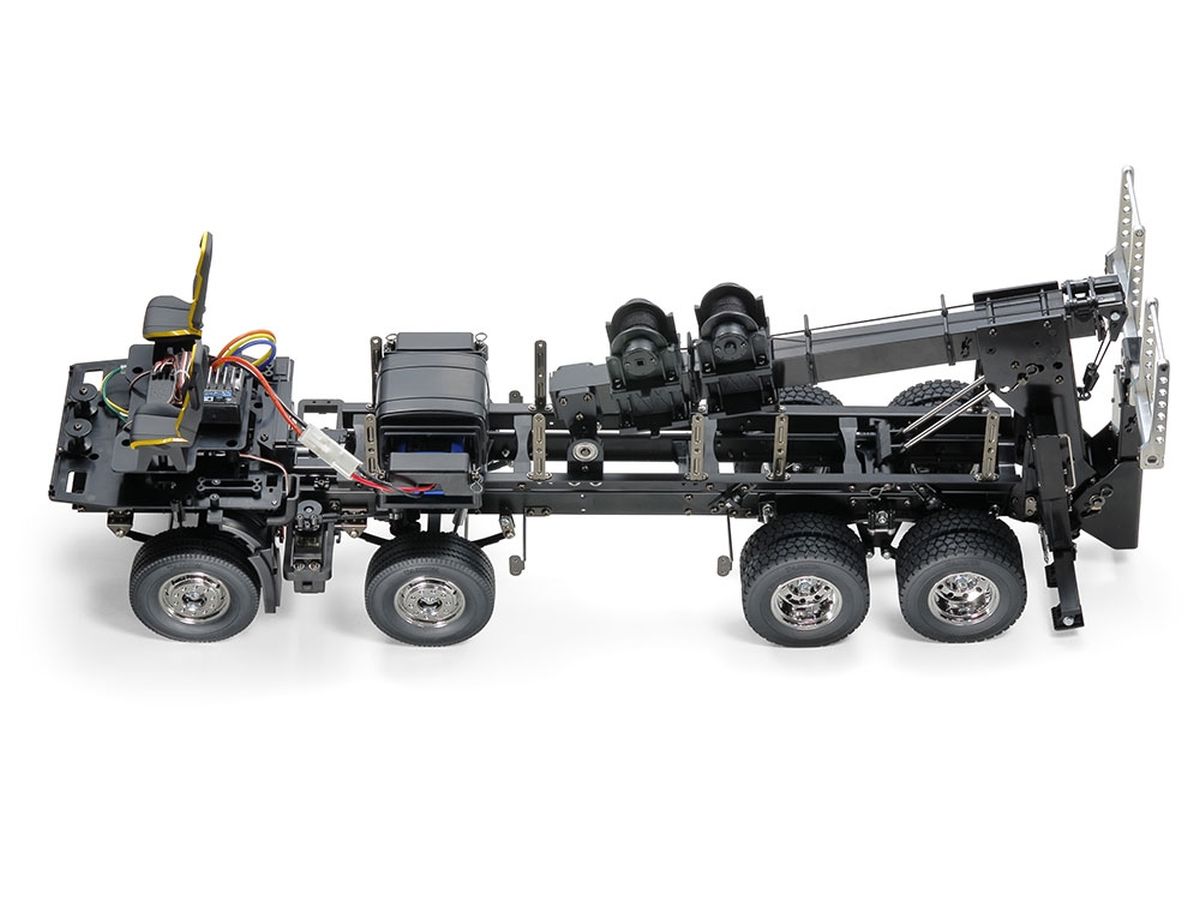 Tamiya 1:14 Volvo FH16 Globetrotter 750 8x4 Tow Truck Kit in Silver