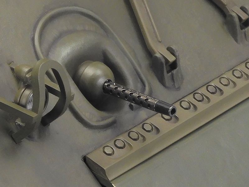 Tamiya 1/16 R/C M4 Sherman 105mm Howitzer (Mechanical Steering 56048