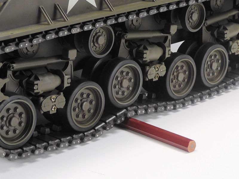 Tamiya 1/16 R/C M4 Sherman 105mm Howitzer (Mechanical Steering 56048