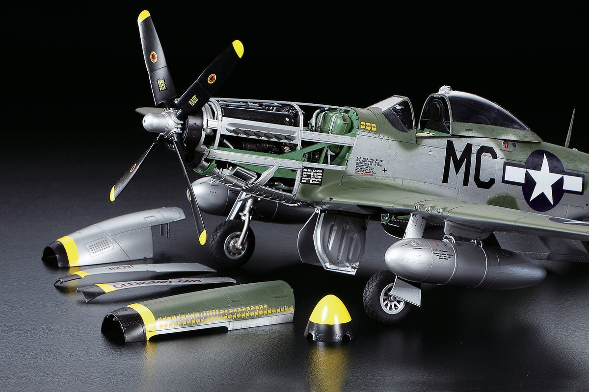 Tamiya 1/32 North American P-51D Mustang WWII USAAF Fighter Plastic Model Airplane Kit