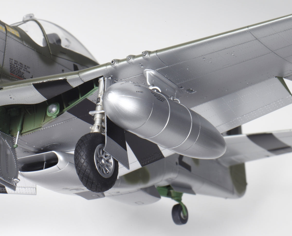 Tamiya 1/32 North American P-51D Mustang WWII USAAF Fighter Plastic Model Airplane Kit