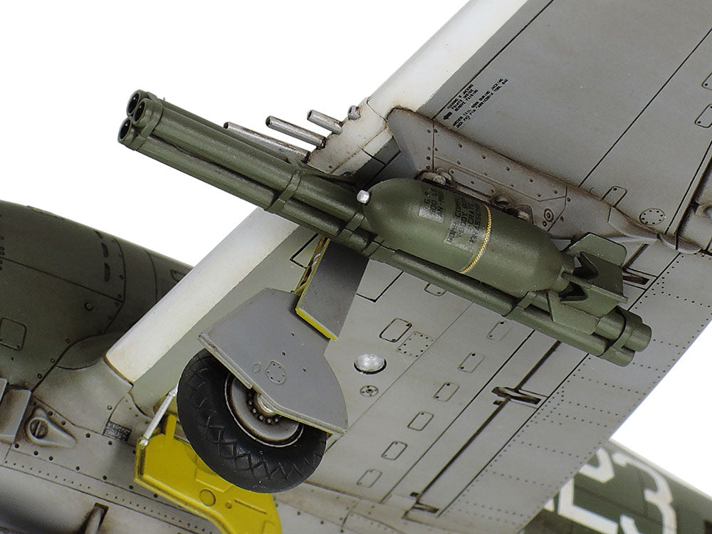 Tamiya 1/72 Republic P-47D Thunderbolt Razorback USAAF WWII Fighter Plastic Model Airplane Kit