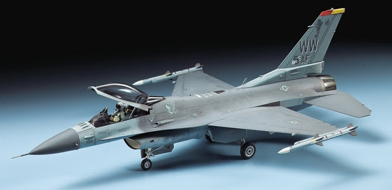 Tamiya 1/72 F-16CJ Block 50 Fighting Falcon USAF Multirole Fighter Plastic Model Airplane Kit