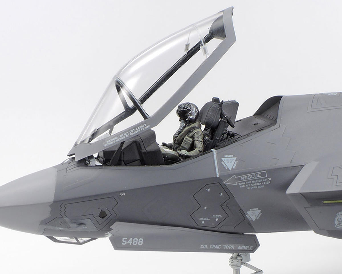 Tamiya 1/72 Lockheed Martin F-35A Lightning II Model Kit