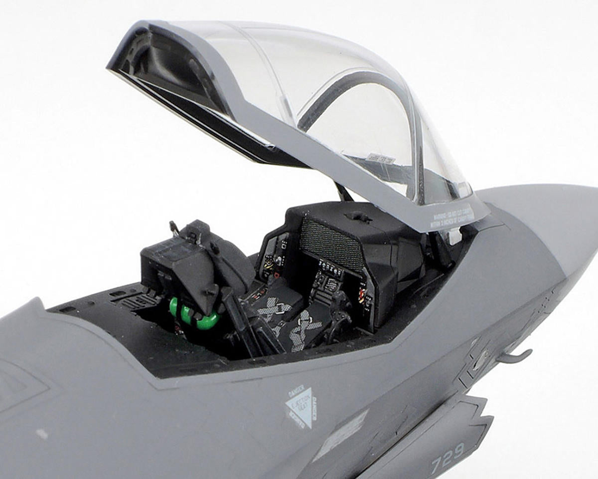 Tamiya 1/72 Lockheed Martin F-35A Lightning II Model Kit