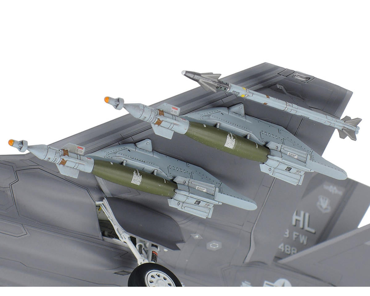 Tamiya 1/72 Lockheed Martin F-35A Lightning II Model Kit