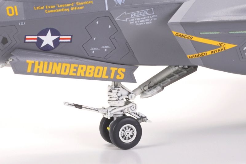 Tamiya 1/72 Lockheed Martin F-35C Lightning II Navy Carrier Model Kit