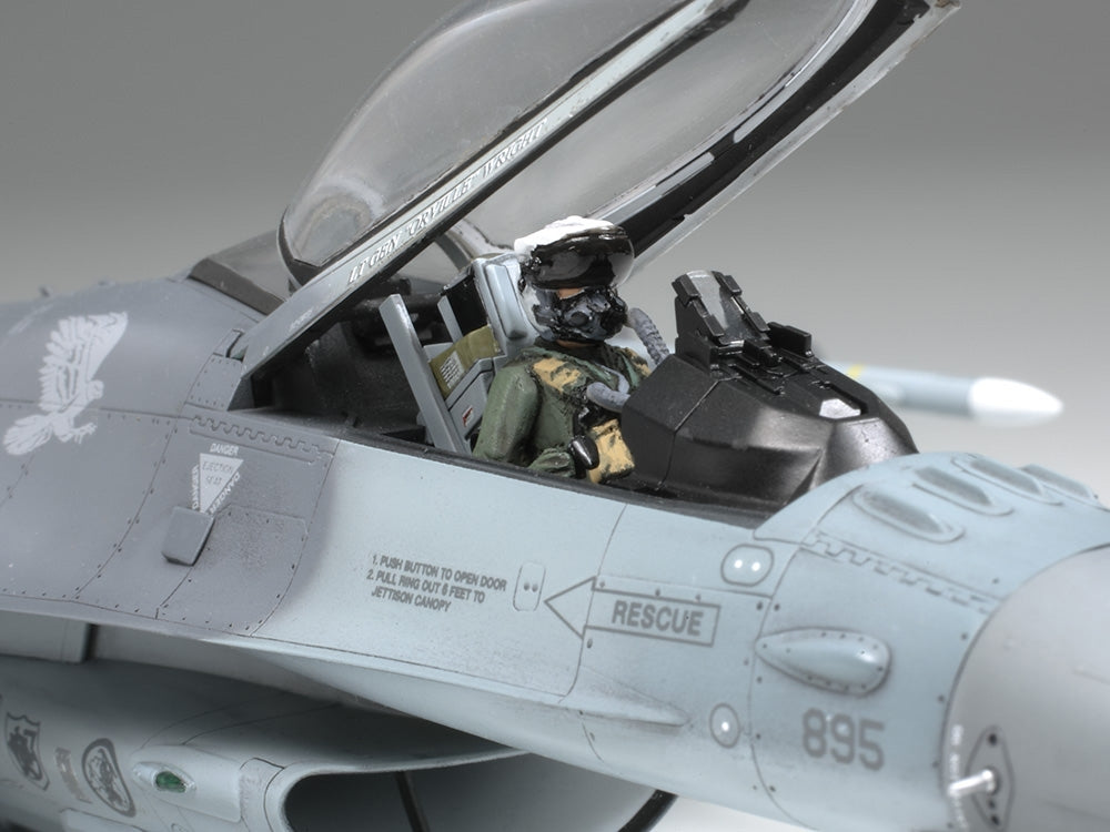Tamiya 1/48 Lockheed Martin F-16CJ Fighting Falcon Plastic Model Kit