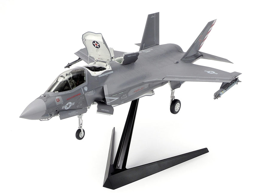 Tamiya 1/48 Plastic Model Kit Lockheed F-35 B Lightning 2 TAM61125