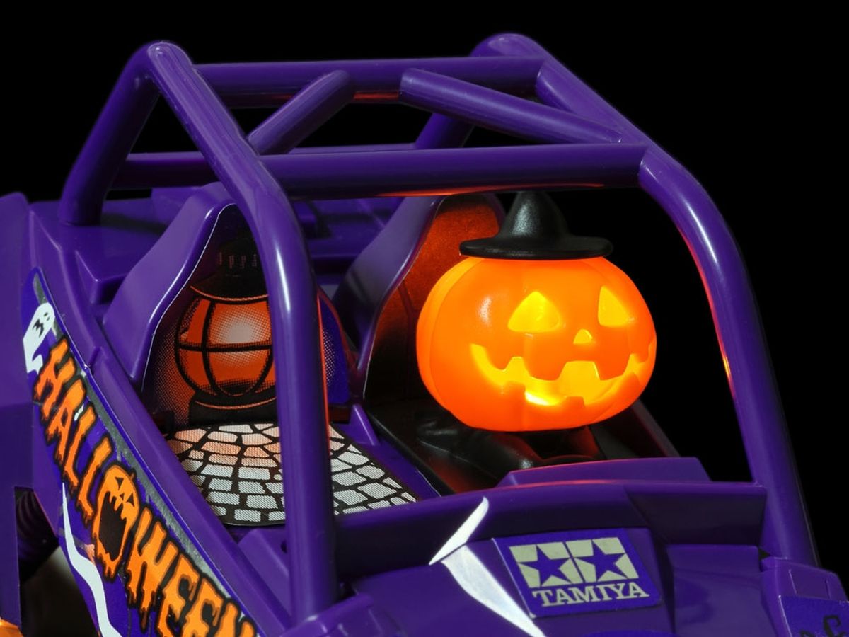 Tamiya Trail Mini 4WD Halloween Version – EZ Chassis Snap-Together Kit with Jack-o'-Lantern Driver